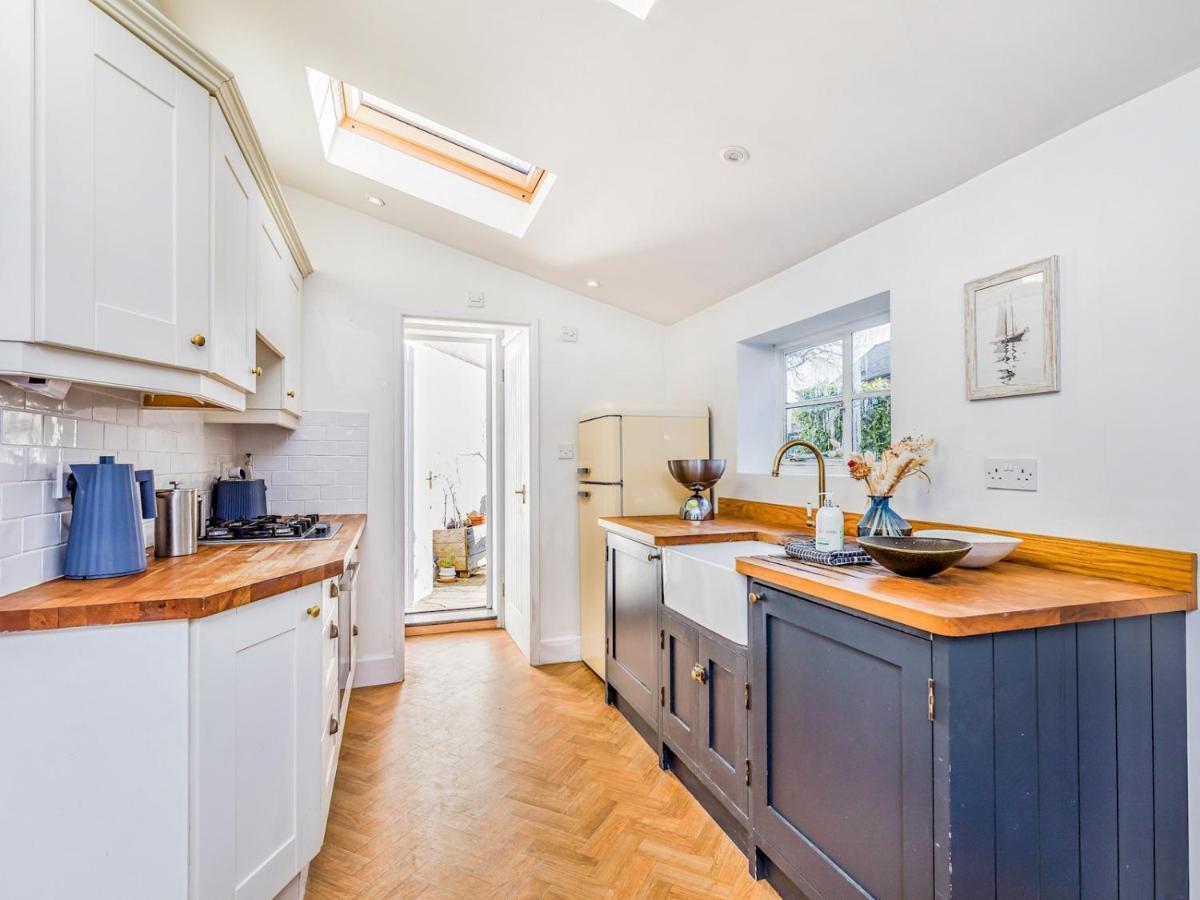 Pass The Keys Charming Downland Cottage Chichester Eksteriør bilde