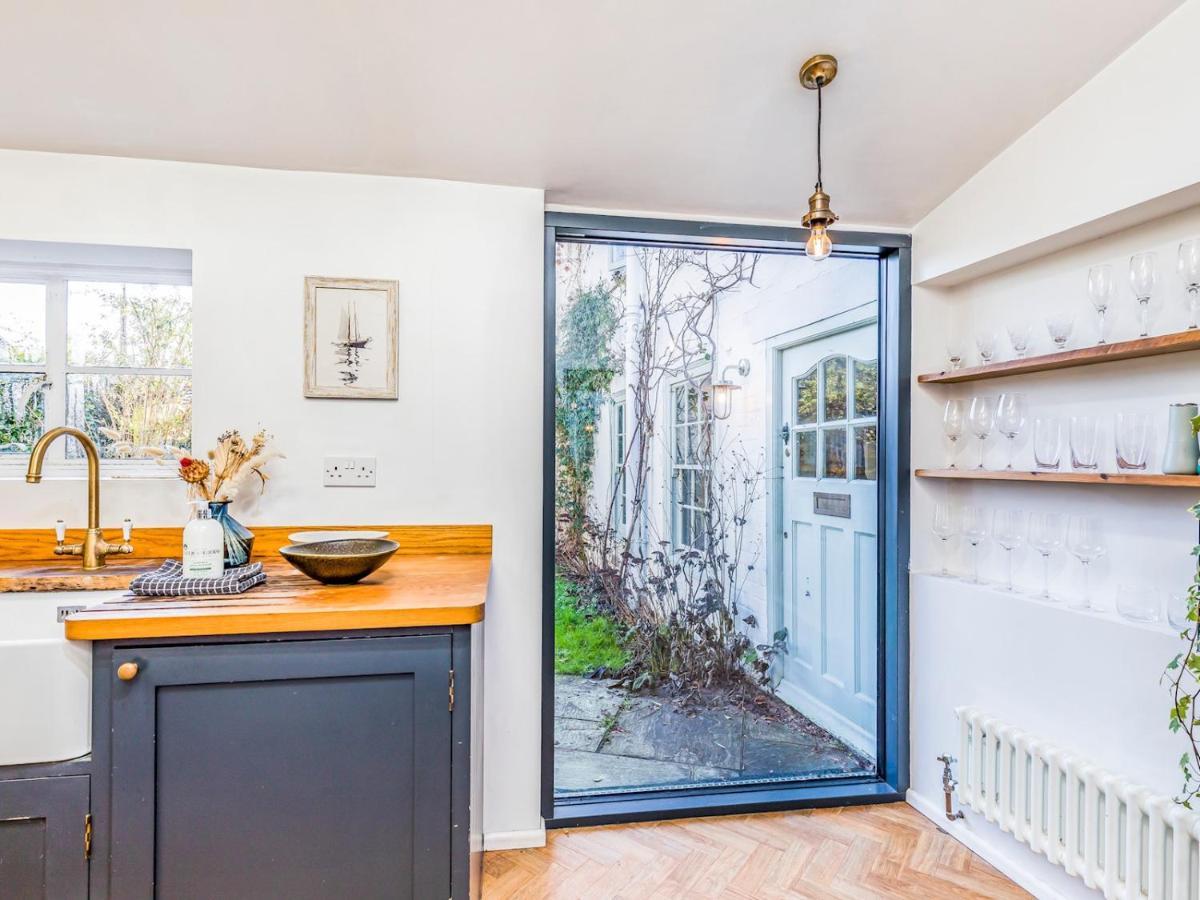 Pass The Keys Charming Downland Cottage Chichester Eksteriør bilde
