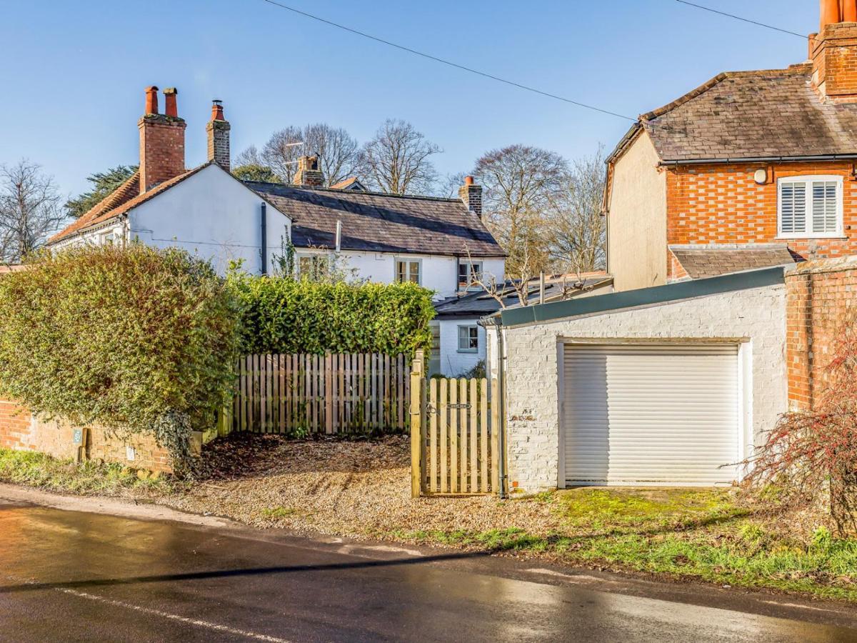 Pass The Keys Charming Downland Cottage Chichester Eksteriør bilde