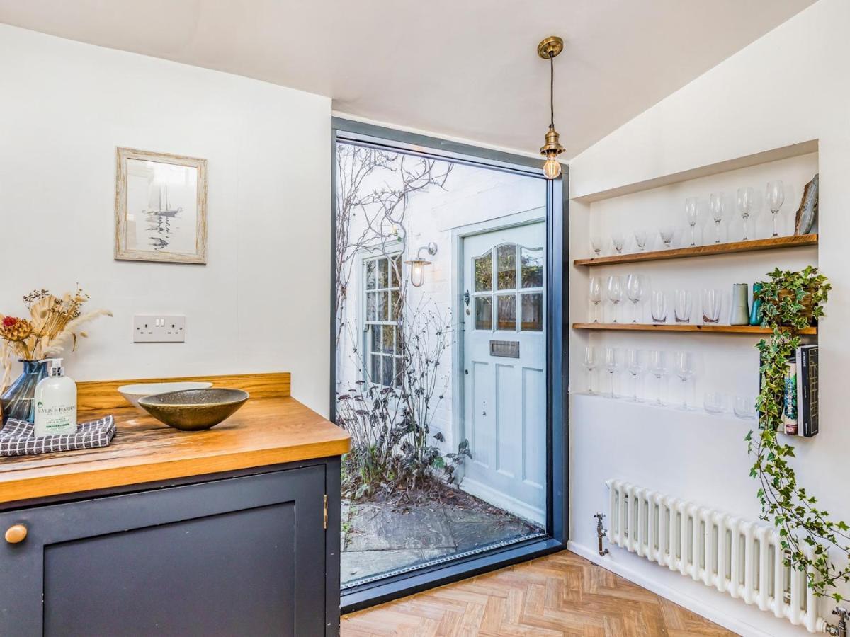 Pass The Keys Charming Downland Cottage Chichester Eksteriør bilde