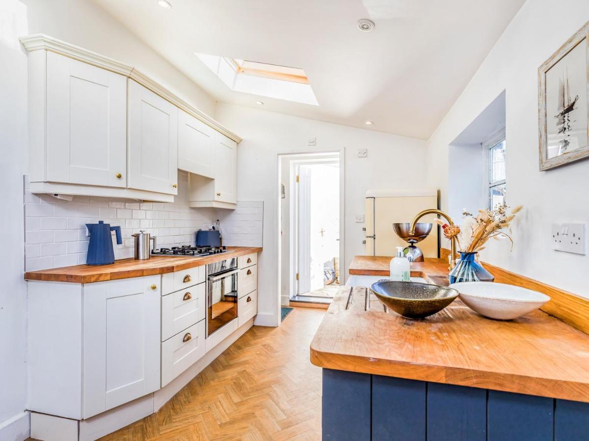 Pass The Keys Charming Downland Cottage Chichester Eksteriør bilde