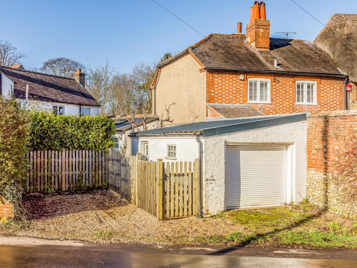 Pass The Keys Charming Downland Cottage Chichester Eksteriør bilde